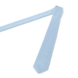 Cravate fine à rayures bleues et blanches